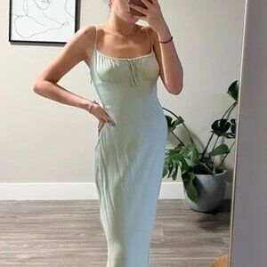 Aritzia Wilfred Bellow Gathered Bust Midi Dress in Pastel Sage Green Size 4